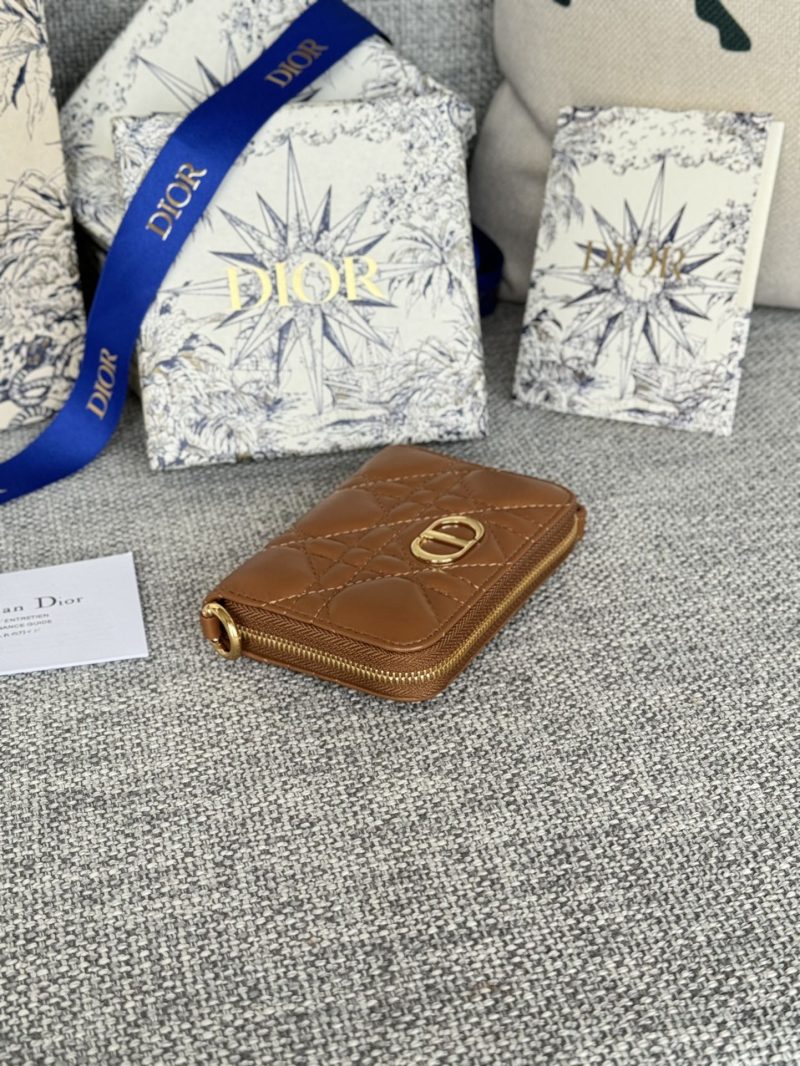 img_80e46a01_20240411_i1712822408_8573_3_jpg CD Logo Caro 11cm Compact Wallet Gold Calfskin