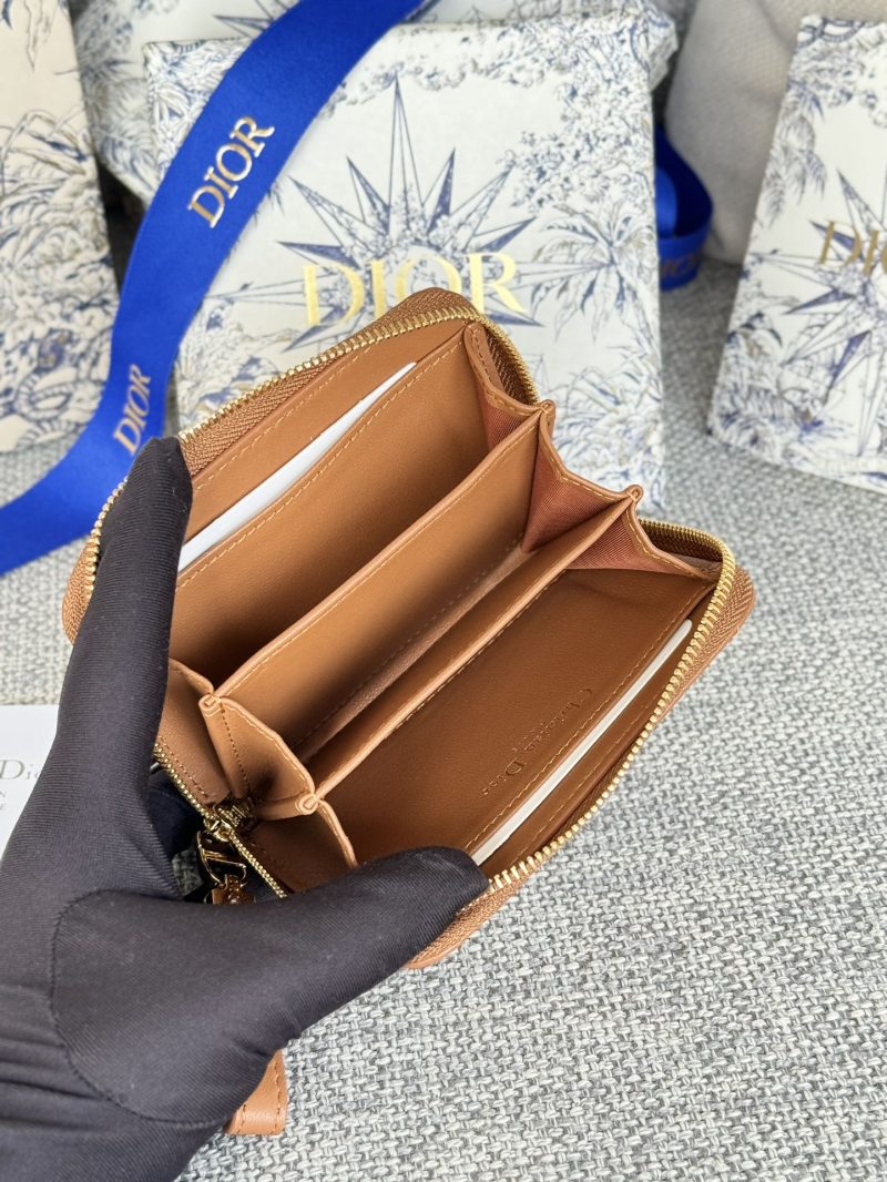img_80e46a01_20240411_i1712822409_8842_7_jpg CD Logo Caro 11cm Compact Wallet Gold Calfskin