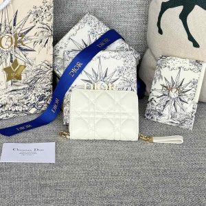 img_80e46a01_20240411_i1712822437_370_7_jpg CD Logo Caro 11cm Compact Wallet White Calfskin