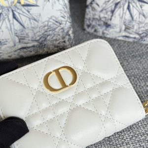 img_80e46a01_20240411_i1712822437_4119_6_jpg CD Logo Caro 11cm Compact Wallet White Calfskin