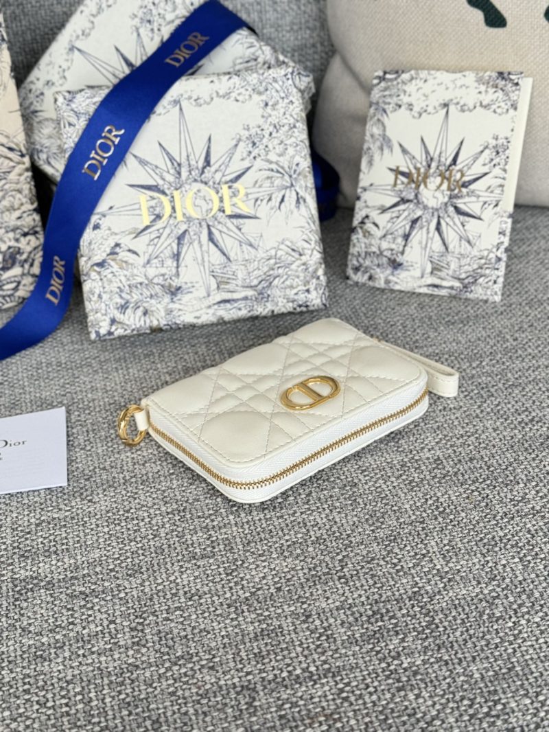 img_80e46a01_20240411_i1712822437_4409_3_jpg CD Logo Caro 11cm Compact Wallet White Calfskin