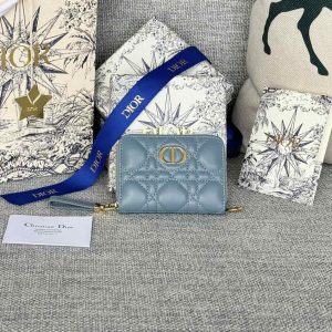 img_80e46a01_20240411_i1712822460_8335_0_jpg CD Logo Caro 11cm Compact Wallet Cloud Blue Calfskin