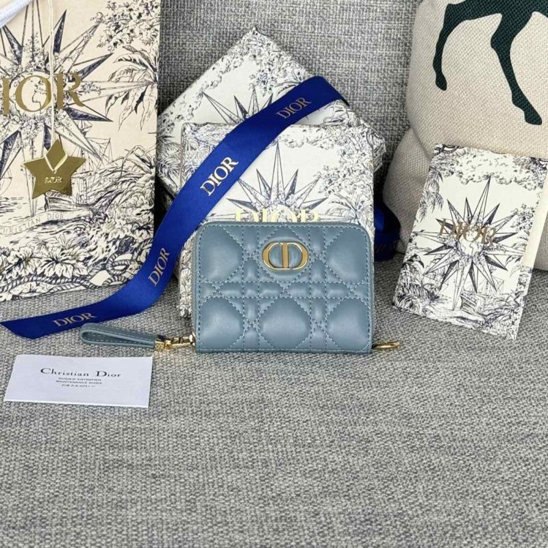 img_80e46a01_20240411_i1712822460_8335_0_jpg CD Logo Caro 11cm Compact Wallet Cloud Blue Calfskin