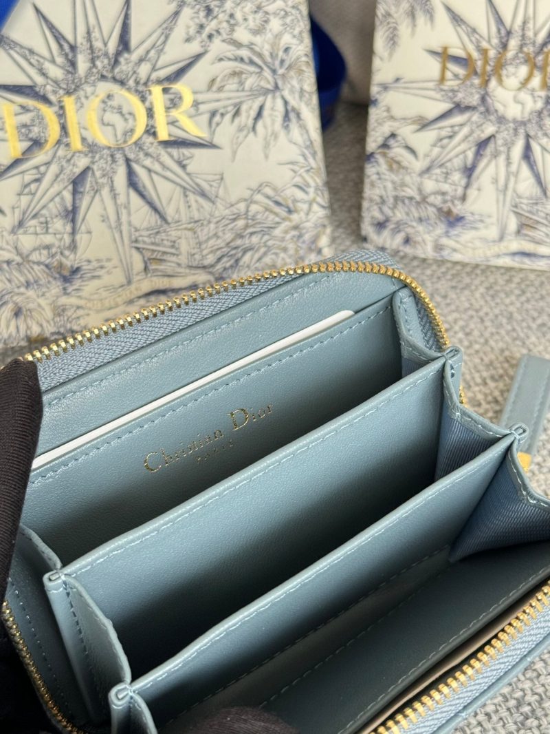 img_80e46a01_20240411_i1712822461_406_5_jpg CD Logo Caro 11cm Compact Wallet Cloud Blue Calfskin
