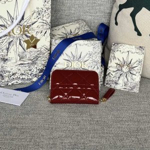 img_80e46a01_20240420_i1713609441_1991_3_jpg CD Logo Caro 11cm Compact Wallet Shiny Red Calfskin