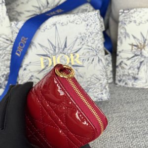 img_80e46a01_20240420_i1713609441_4335_8_jpg CD Logo Caro 11cm Compact Wallet Shiny Red Calfskin