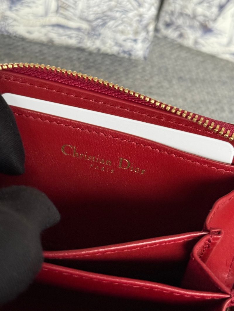 img_80e46a01_20240420_i1713609441_9440_1_jpg CD Logo Caro 11cm Compact Wallet Shiny Red Calfskin