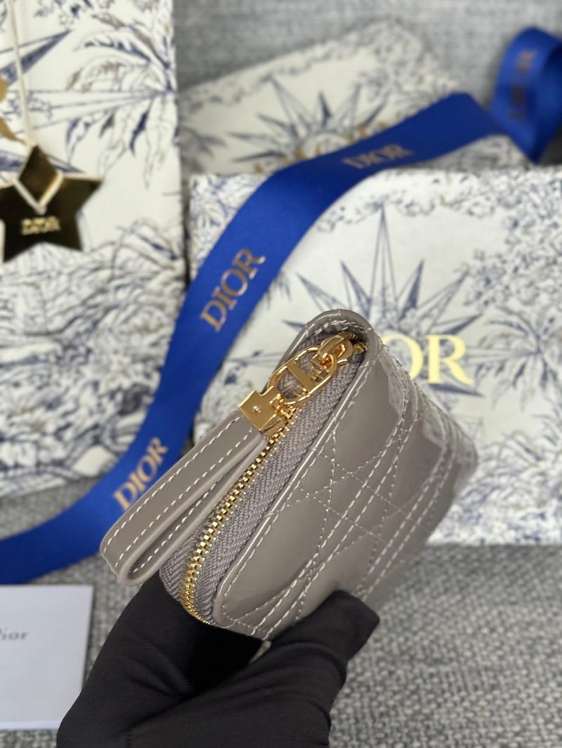 img_80e46a01_20240420_i1713609482_5852_7_jpg CD Logo Caro 11cm Compact Wallet Shiny Grey Calfskin