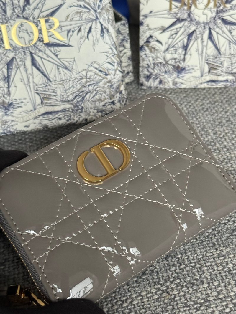 img_80e46a01_20240420_i1713609482_6362_1_jpg CD Logo Caro 11cm Compact Wallet Shiny Grey Calfskin