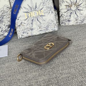 img_80e46a01_20240420_i1713609482_7380_2_jpg CD Logo Caro 11cm Compact Wallet Shiny Grey Calfskin