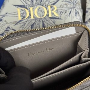 img_80e46a01_20240420_i1713609482_9161_4_jpg CD Logo Caro 11cm Compact Wallet Shiny Grey Calfskin