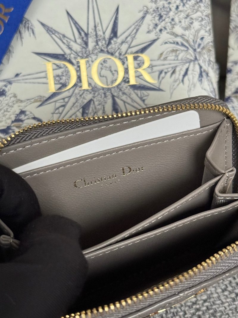 img_80e46a01_20240420_i1713609482_9161_4_jpg CD Logo Caro 11cm Compact Wallet Shiny Grey Calfskin