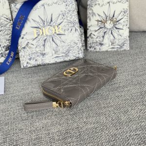 img_80e46a01_20240420_i1713609482_9930_3_jpg CD Logo Caro 11cm Compact Wallet Shiny Grey Calfskin