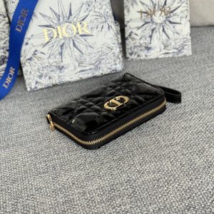 CD Logo Caro 11cm Compact Wallet Shiny Black Calfskin