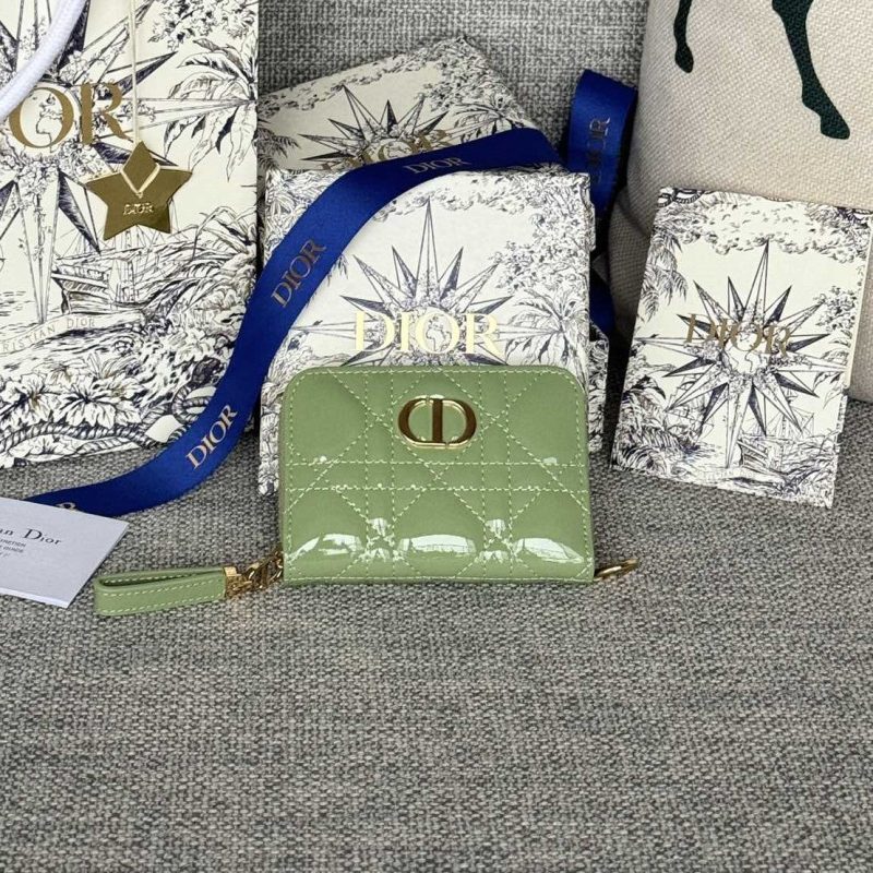 CD Logo Caro 11cm Compact Wallet Shiny Green Calfskin