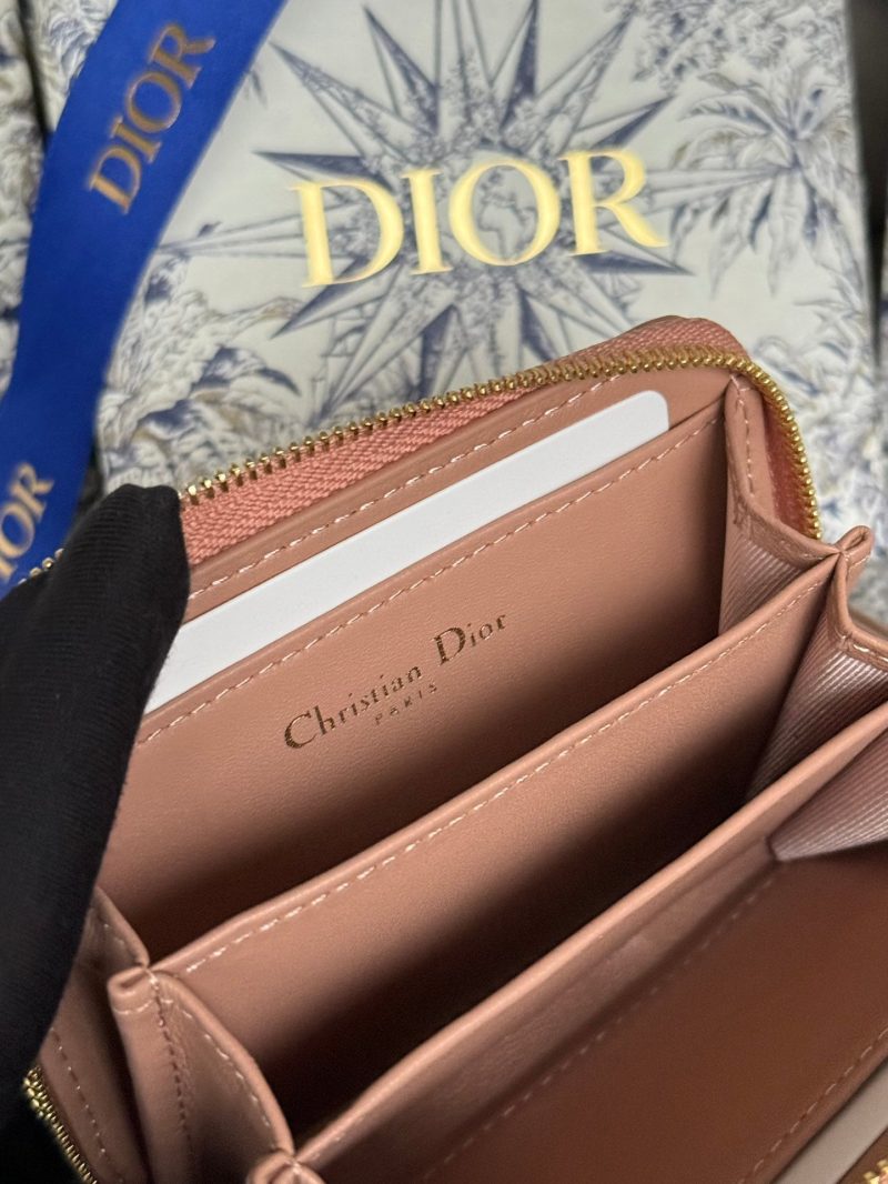 img_80e46a01_20240420_i1713609557_5072_7_jpg CD Logo Caro 11cm Compact Wallet Shiny Dark Beige Calfskin