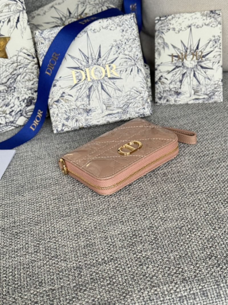 img_80e46a01_20240420_i1713609557_932_5_jpg CD Logo Caro 11cm Compact Wallet Shiny Dark Beige Calfskin