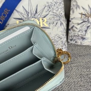 img_80e46a01_20240420_i1713609617_2157_4_jpg CD Logo Caro 11cm Compact Wallet Shiny Cloud Blue Calfskin
