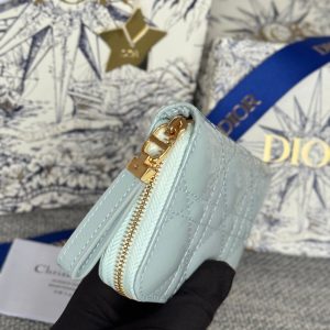 img_80e46a01_20240420_i1713609617_5253_5_jpg CD Logo Caro 11cm Compact Wallet Shiny Cloud Blue Calfskin