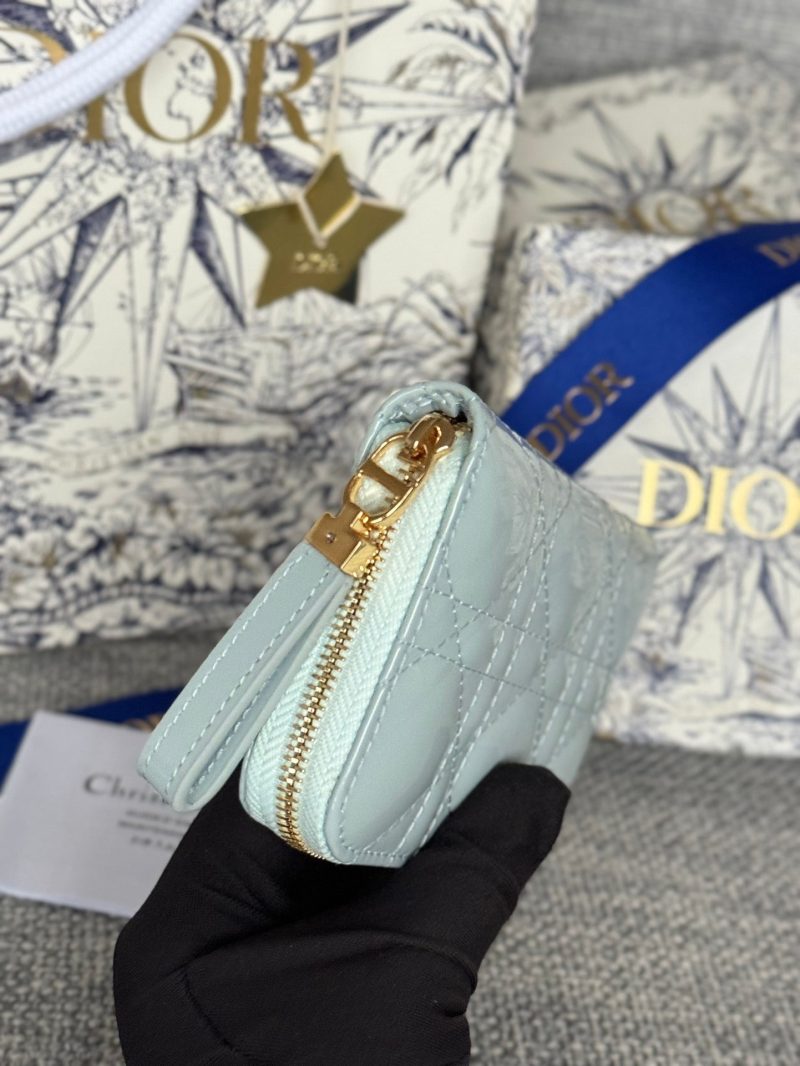 img_80e46a01_20240420_i1713609617_5253_5_jpg CD Logo Caro 11cm Compact Wallet Shiny Cloud Blue Calfskin