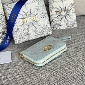 img_80e46a01_20240420_i1713609617_5664_2_jpg CD Logo Caro 11cm Compact Wallet Shiny Cloud Blue Calfskin