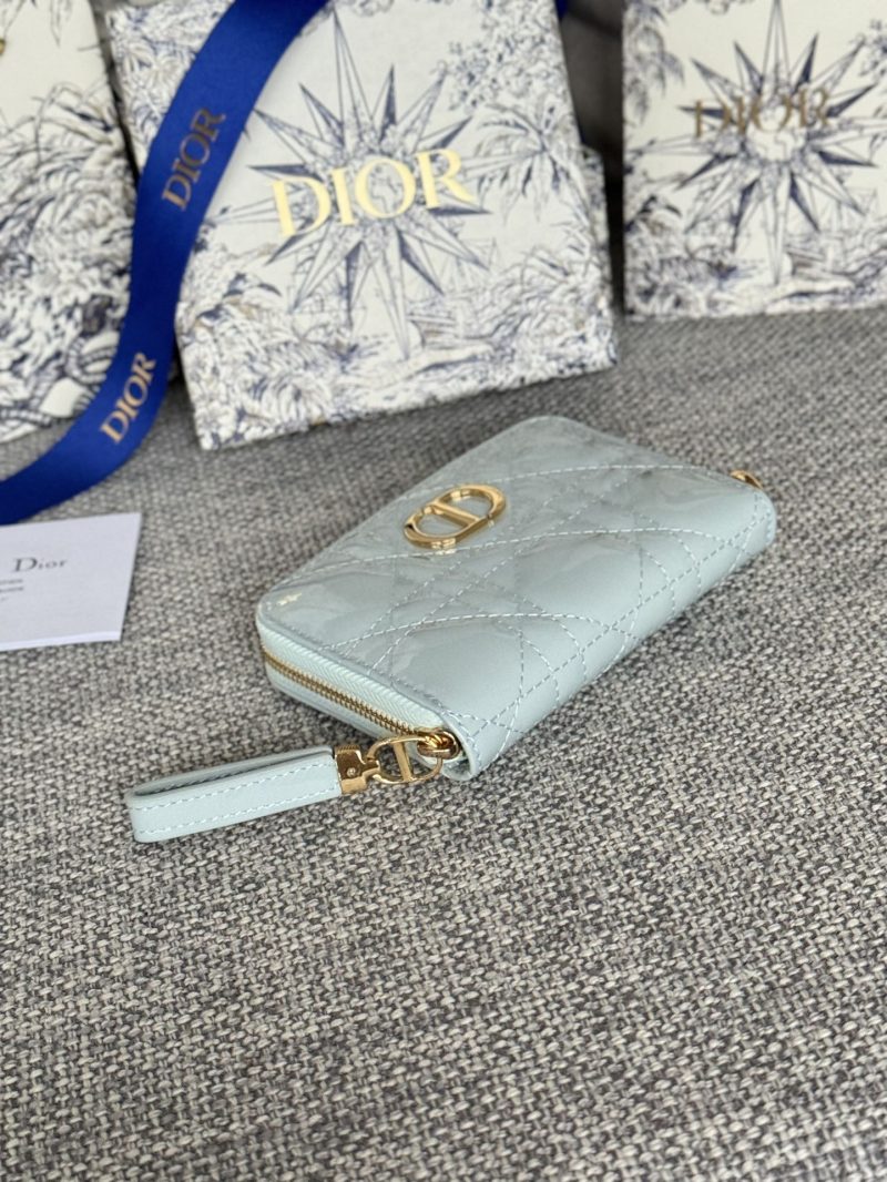 img_80e46a01_20240420_i1713609617_8028_7_jpg CD Logo Caro 11cm Compact Wallet Shiny Cloud Blue Calfskin