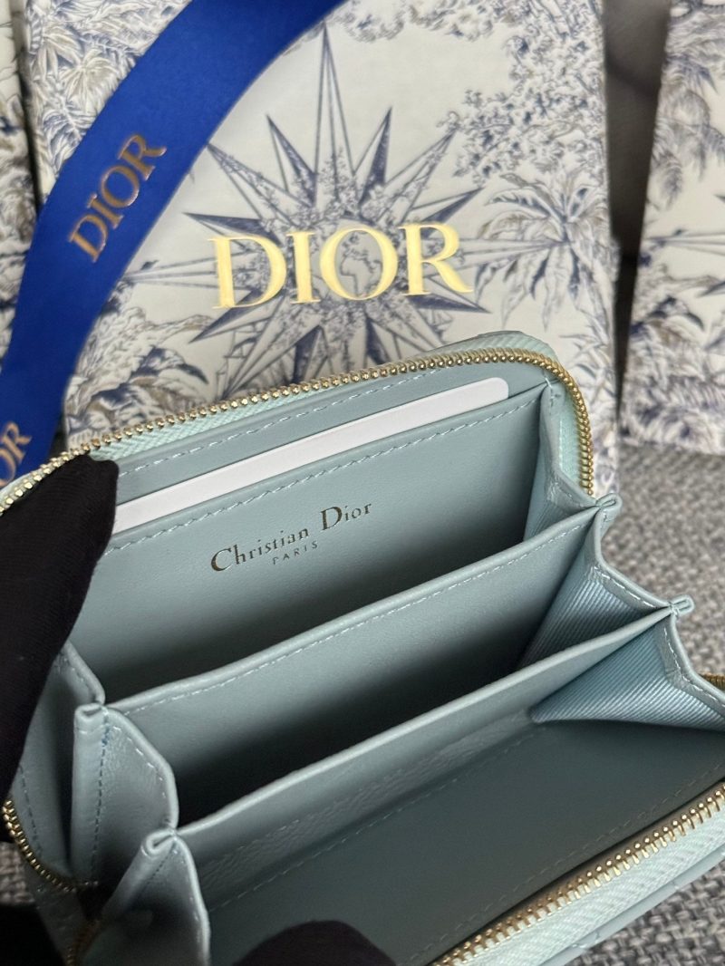 img_80e46a01_20240420_i1713609617_9241_3_jpg CD Logo Caro 11cm Compact Wallet Shiny Cloud Blue Calfskin