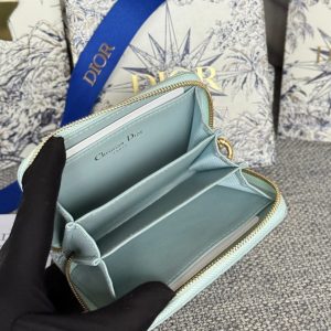 img_80e46a01_20240420_i1713609617_9464_1_jpg CD Logo Caro 11cm Compact Wallet Shiny Cloud Blue Calfskin