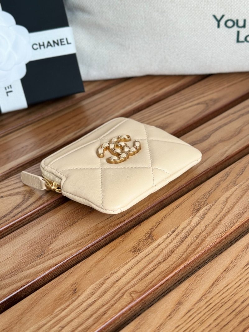 cc 19 zipped coin purse 11cm cream lambskin gold hardware