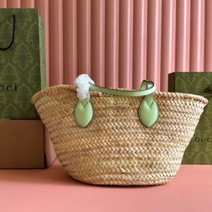 SMALL TOTE BAG 26 WITH LOGO IN NATURAL-COLORED STRAW AND LIGHT GREEN CALFSKIN HANDLE