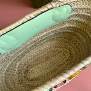 SMALL TOTE BAG 26 WITH LOGO IN NATURAL-COLORED STRAW AND LIGHT GREEN CALFSKIN HANDLE