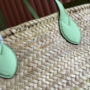 SMALL TOTE BAG 26 WITH LOGO IN NATURAL-COLORED STRAW AND LIGHT GREEN CALFSKIN HANDLE