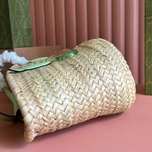 SMALL TOTE BAG 26 WITH LOGO IN NATURAL-COLORED STRAW AND LIGHT GREEN CALFSKIN HANDLE