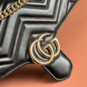 MARMONT SHOULDER BAG 40 IN BLACK CALFSKIN GOLD CHAIN