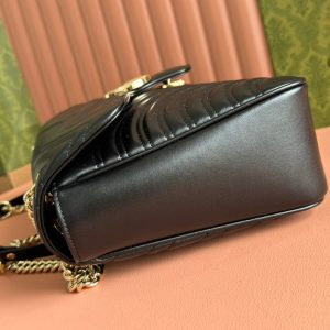 MARMONT SHOULDER BAG 40 IN BLACK CALFSKIN GOLD CHAIN