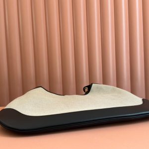 BODY MEDIUM SHOULDER BAD 49 IN NATURAL CANVAS AND BLACK CALFSKIN GOLD HARDWARE