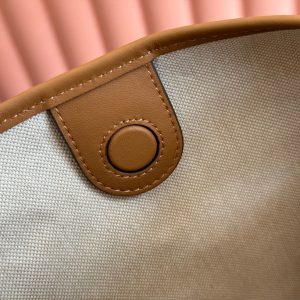 BODY MEDIUM SHOULDER BAD 49 IN BEIGE MONOGRAM CANVAS AND BROWN CALFSKIN GOLD HARDWARE