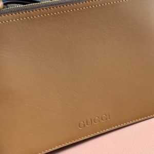 BODY MEDIUM SHOULDER BAD 49 IN BEIGE MONOGRAM CANVAS AND BROWN CALFSKIN GOLD HARDWARE