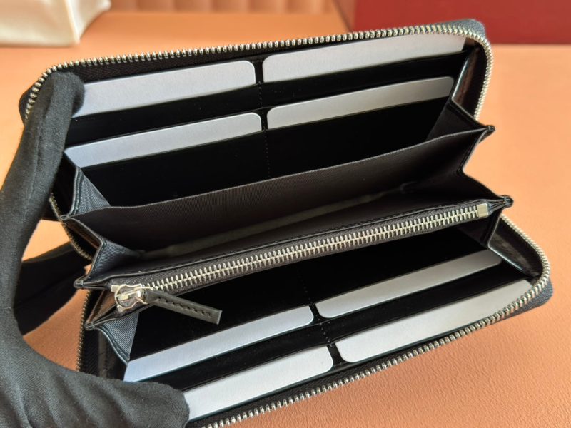 Gucci Long Wallet Grey mix Black Leather 248424