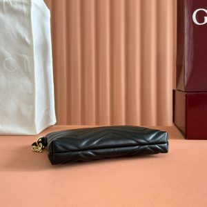 GG Marmont Pochette With Chain Black Cowhide 255061
