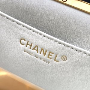 Chanel 2026 Pearl Clutch White Gold Lambskin 321881