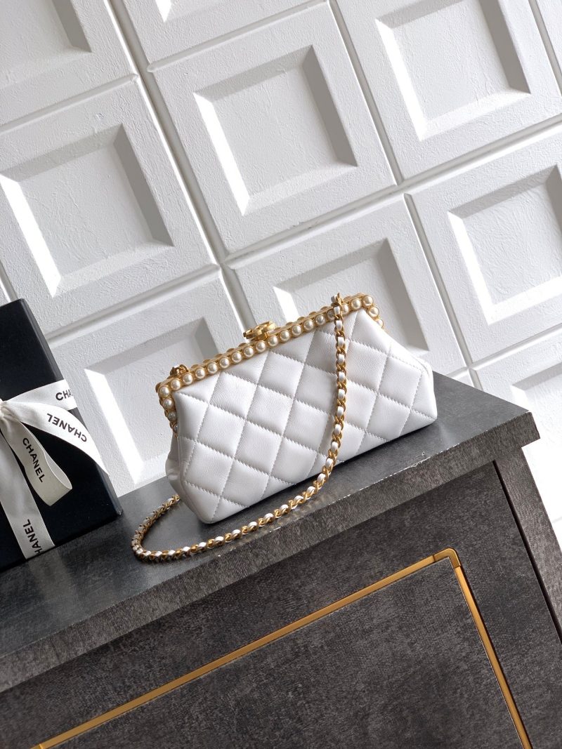 Chanel 2026 Pearl Clutch White Gold Lambskin 321881