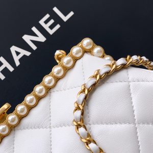 Chanel 2026 Pearl Clutch White Gold Lambskin 321881