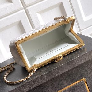 Chanel 2026 Pearl Clutch White Gold Lambskin 321881