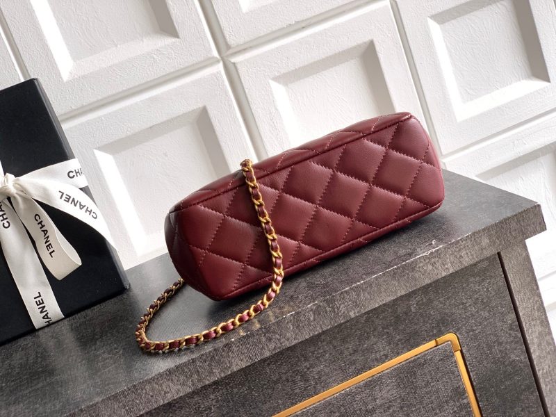 Chanel 2026 Pearl Clutch Burgundy Gold Lambskin 321878