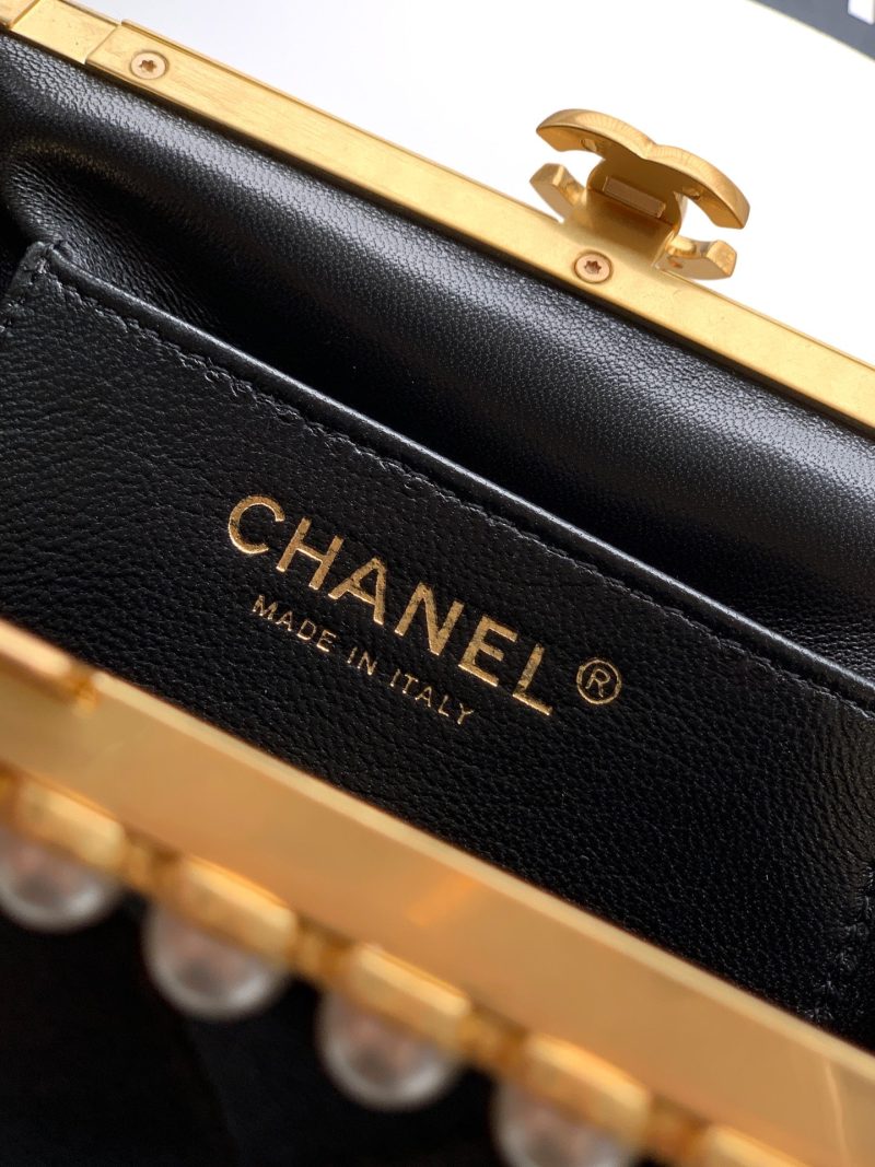 Chanel 2026 Pearl Clutch Black Gold Lambskin 321877