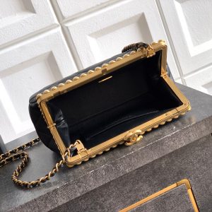 Chanel 2026 Pearl Clutch Black Gold Lambskin 321877