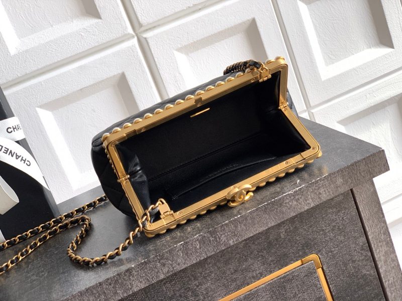 Chanel 2026 Pearl Clutch Black Gold Lambskin 321877