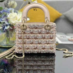 img_944dca8d_20240720_i1721462139_3364_1_jpg CD Mini Lady 17 Beige Satin Embroidery Diamond