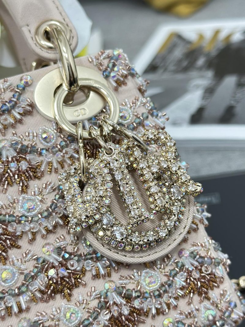 img_944dca8d_20240720_i1721462139_5417_5_jpg CD Mini Lady 17 Beige Satin Embroidery Diamond